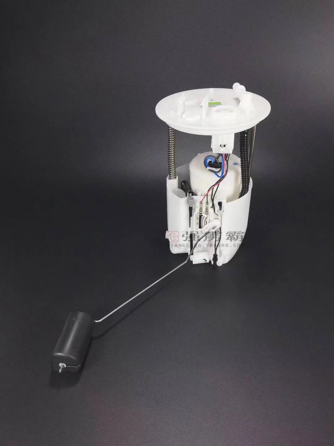 Fuel pump suitable for Mitsubishi Winged